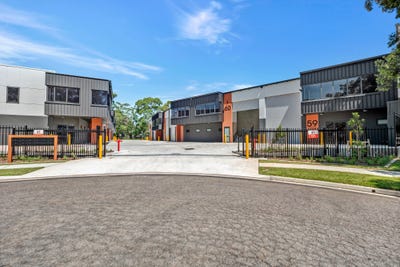 /international/au/24-helles-avenue-moorebank-nsw-504778456/