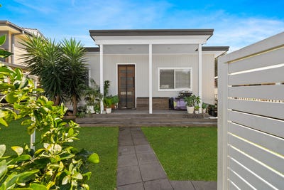 /international/au/23-kingsford-smith-drive-berkeley-vale-nsw-151091568/