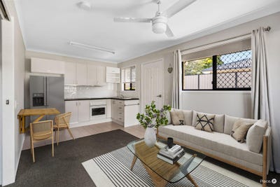 /international/au/130-17-newman-street-caboolture-qld-151433072/