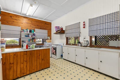 /international/au/115-wood-street-warwick-qld-152449792/