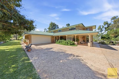/international/au/1315-selma-road-emerald-qld-151354804/