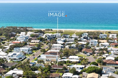 /international/au/10-baringa-street-warana-qld-152195484/