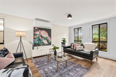 /international/au/10-perry-road-huntfield-heights-sa-151387828/