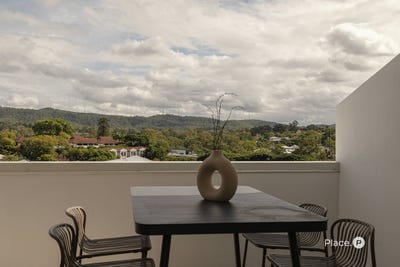 /international/au/12-18-prospect-terrace-st-lucia-qld-151263724/