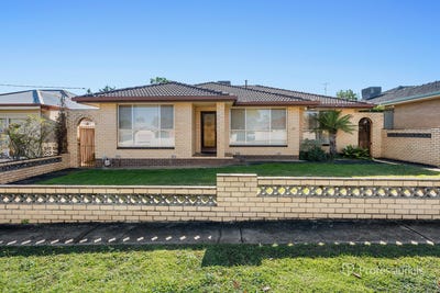 /international/au/17-barr-street-maryborough-vic-151312188/