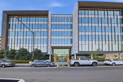 /international/au/suite-4-04-lpc-house-oran-park-nsw-505178416/