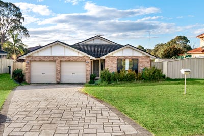 /international/au/4-gibbs-place-st-helens-park-nsw-148491144/