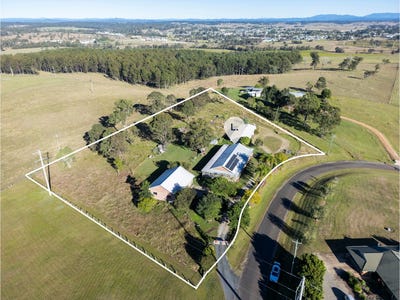 /international/au/13-helens-drive-clarenza-nsw-148460276/