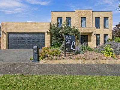 /international/au/13-copperhead-court-newborough-vic-152626276/