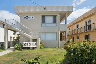 /international/au/2-62-marine-parade-miami-qld-152341608/