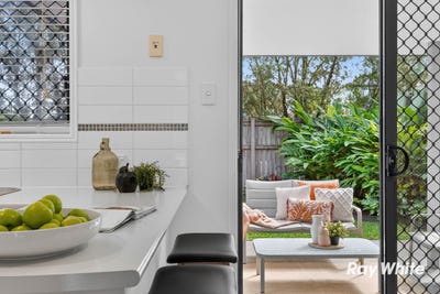 /international/au/42-1-daintree-drive-parkinson-qld-151066820/