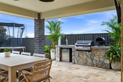 /international/au/58-safari-drive-silverdale-nsw-151243836/
