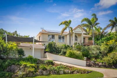 /international/au/4-driftwood-drive-castaways-beach-qld-151052636/