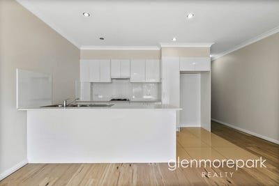 /international/au/19-1-glenmore-ridge-drive-glenmore-park-nsw-148352288/