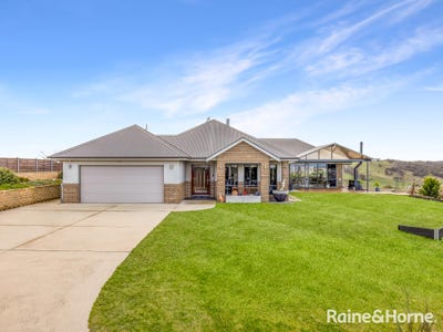 /international/au/95-willow-tree-lane-mount-rankin-nsw-151539596/