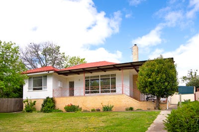 /international/au/51a-johnstone-street-castlemaine-vic-152657320/
