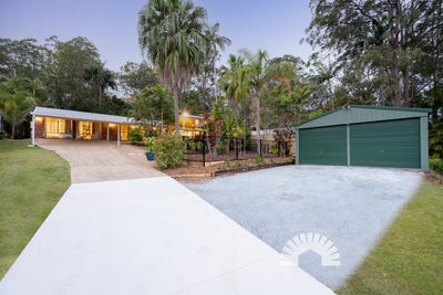 /international/au/22-panoramic-drive-narangba-qld-152589948/