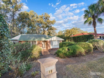 /international/au/19-highland-park-road-meringandan-west-qld-150950332/