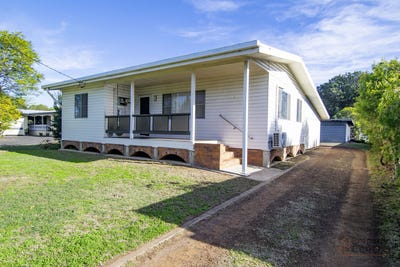 /international/au/10-adcock-street-dalby-qld-151539408/