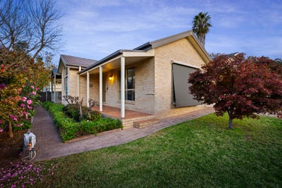 /international/au/532-cossor-street-albury-nsw-151340804/