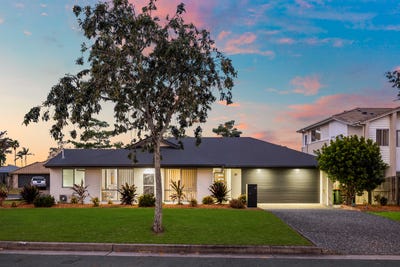 /international/au/21-katie-street-pimpama-qld-152487660/