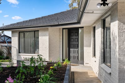 /international/au/102-onkaparinga-road-bridgewater-sa-151646936/