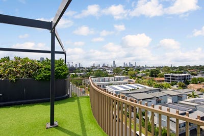 /international/au/202-135-eugaree-street-southport-qld-151619796/