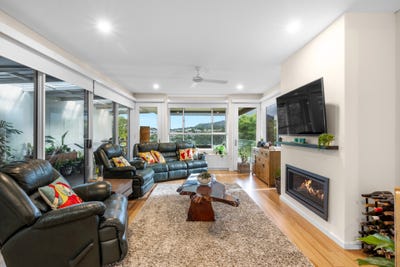 /international/au/11-33-william-davies-drive-figtree-nsw-148635388/?lang=en
