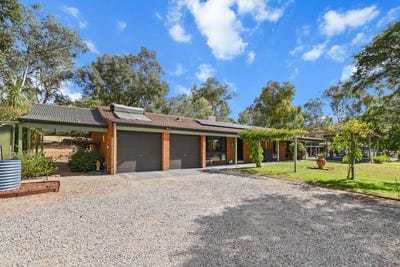 /international/au/8-brooklyn-park-road-kootingal-nsw-150597164/