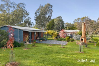 /international/au/12-fishermans-road-welshmans-reef-vic-151323552/