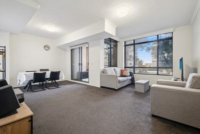 /international/au/37-121-133-pacific-highway-hornsby-nsw-151465804/