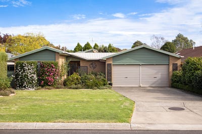/international/au/6-moodie-avenue-hamilton-vic-151140596/