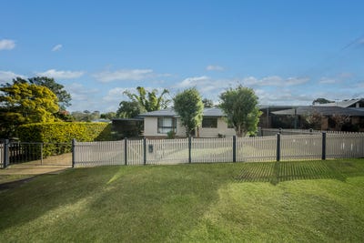 /international/au/14-main-street-paterson-nsw-151237800/