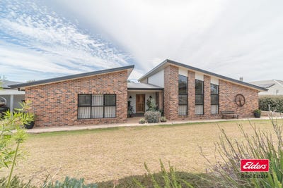 /international/au/8-fuzzy-box-road-geurie-nsw-150718876/