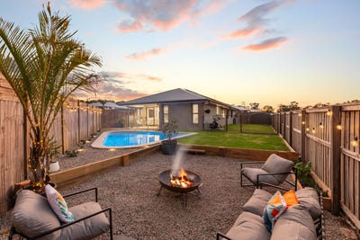 /international/au/28-scenic-drive-southside-qld-151013408/