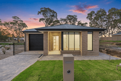 /international/au/44-union-crescent-mount-barker-sa-151181964/