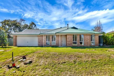/international/au/62-carlisle-street-williamstown-sa-152615988/