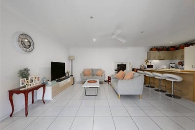 /international/au/1-12-waterfern-drive-caboolture-qld-148590296/