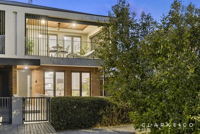 /international/au/4-42-banks-street-east-maitland-nsw-151013320/