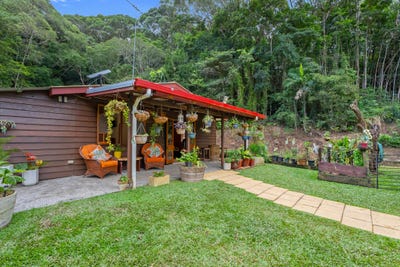 /international/au/4-hope-close-kuranda-qld-151548120/