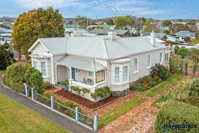 /international/au/12-water-street-ulverstone-tas-152595344/