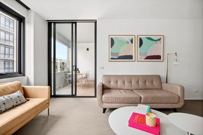 /international/au/19-5-sydney-avenue-barton-act-148442576/