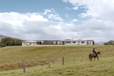 /international/au/dunbible-nsw-700412792/