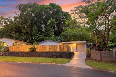 /international/au/5-garland-close-kanimbla-qld-152484608/