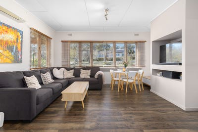 /international/au/13-mawson-street-cooma-nsw-152417096/