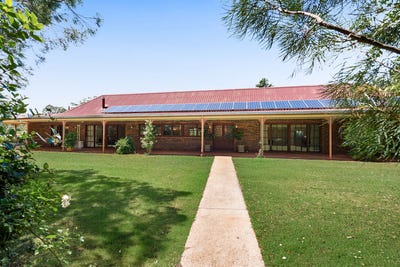 /international/au/28a-clarke-road-highfields-qld-151116252/