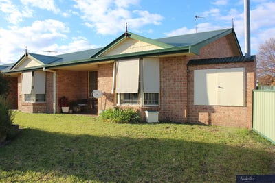 /international/au/unit-8-55-granville-street-inverell-nsw-151579684/