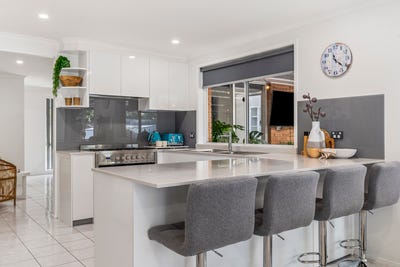 /international/au/161-henderson-road-saratoga-nsw-148326352/
