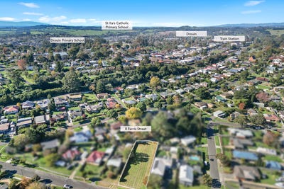 /international/au/8-ferris-street-drouin-vic-204533608/