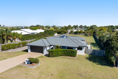 /international/au/26-watchbell-street-innes-park-qld-151433960/